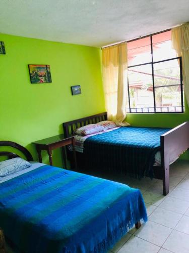 1 double bed, 1 twin bed