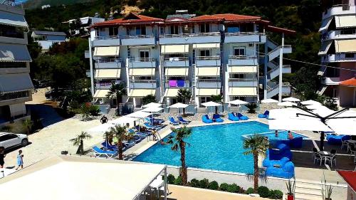 Hotel Beach Restaurant Fabio in Qazim Pali