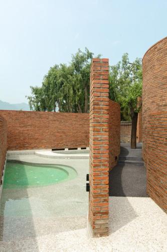 309392586 Brickyard Retreat at Mutianyu Great Wall Adjoin to Mutianyu Great Wall - Room with the View of Great Wall - Free Chinese massage experience - Vehicle Shuttle Service - International Catering - SPA& Nail Beauty Facilities