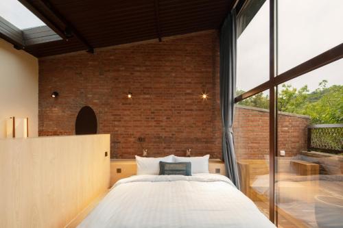 309392592 Brickyard Retreat at Mutianyu Great Wall Adjoin to Mutianyu Great Wall - Room with the View of Great Wall - Free Chinese massage experience - Vehicle Shuttle Service - International Catering - SPA& Nail Beauty Facilities