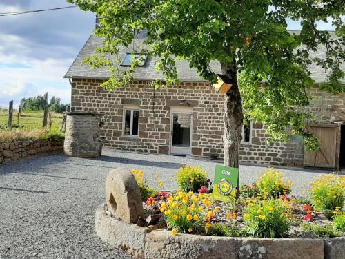 Gîte Saint-Fraimbault, 4 pièces, 7 personnes - FR-1-497-74 - Location saisonnière - Saint-Fraimbault