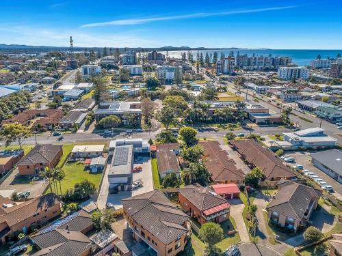 Exterior view, Surf Beach Motel Port in Port Macquarie