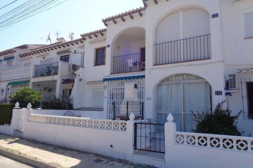  Lago Jardin : Bright spacious one bedroom flat, Unterkunft in Torrevieja