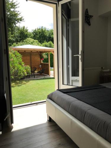 Chambre double, vue sur le jardin