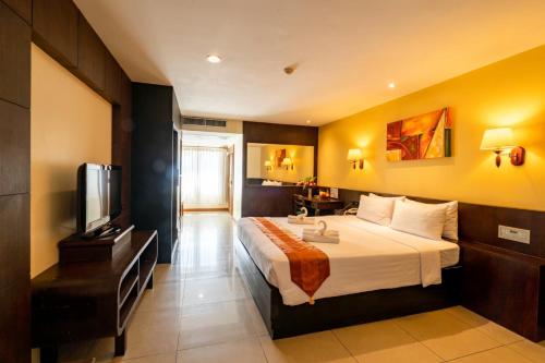 room detail thumbnail 1