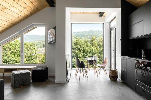 VILLA 10 Active