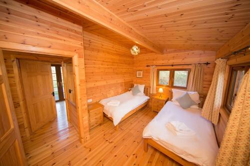 Wall Eden Farm - Luxury Log Cabins and Glamping