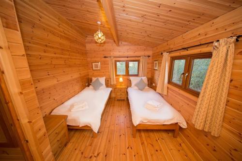 Wall Eden Farm - Luxury Log Cabins and Glamping