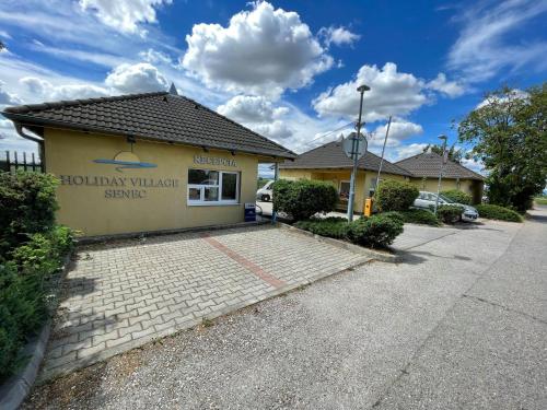 Holiday Village Senec - Hotel