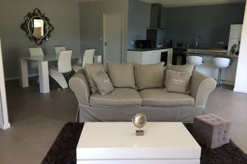 Villa récente en bord de Garonne et route des Vins gîte à louer Bordeaux