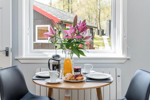 High Range Self-Catering Chalets - image 9