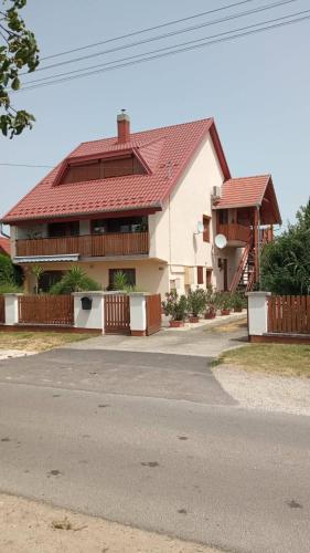 B&B Balatonkeresztúr - Katalin apartman - Bed and Breakfast Balatonkeresztúr