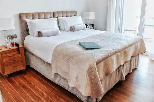 Superior Double Room image 9
