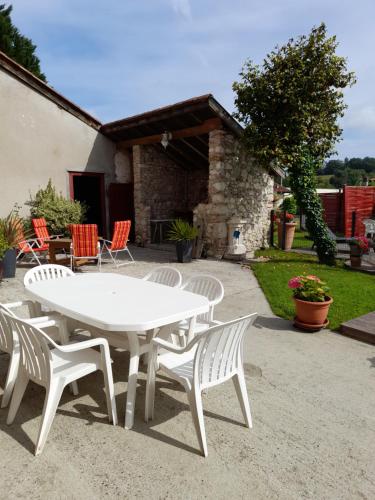 Les Hirondelles in 阿加農