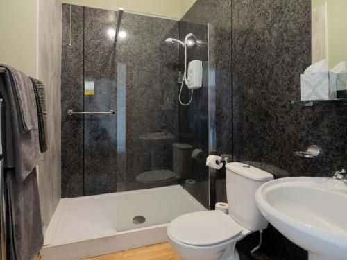 The Old Cross Inn - image 12