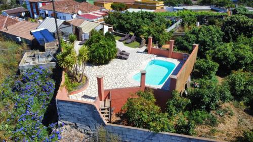 Bungalow 2 con Wifi, vistas a la piscina y a la jardin en El Paso, La Palma