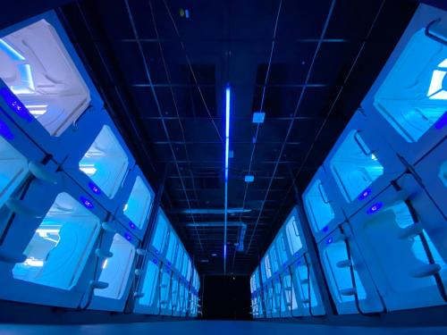 Space Night Capsule Hostel in Berlin, Deutschland