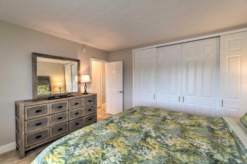 Cozy Sarasota Condo Steps to Lido Key Beach! - image 10