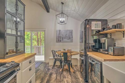 Chic and Modern Cabin Escape by Pinecrest Lake - image 5
