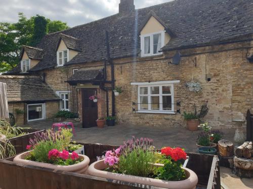 The horse and panniers guest house.