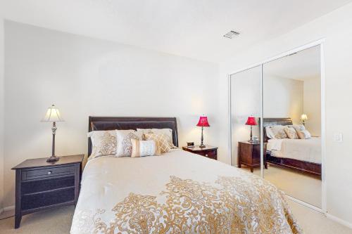 Sunny Delight Permit# BLIC-000,139-2023 in Cathedral City, USA