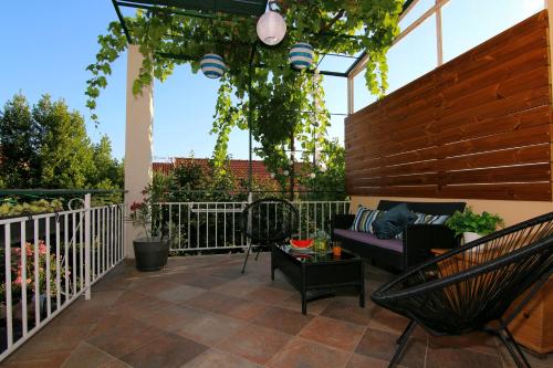  Apartments Tona, Unterkunft in Zaboric