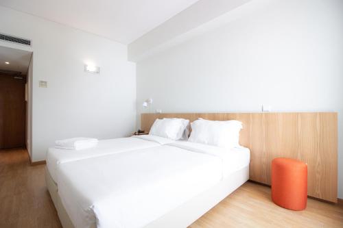 Whe Hotel - image 12