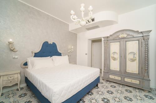 Deluxe Double Room with Balcony room in PLAZA Boutique Hotel - Tropea