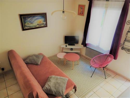 Maison De Village