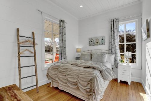 New Charming Home Near Main with Grill and FirePit - image 2
