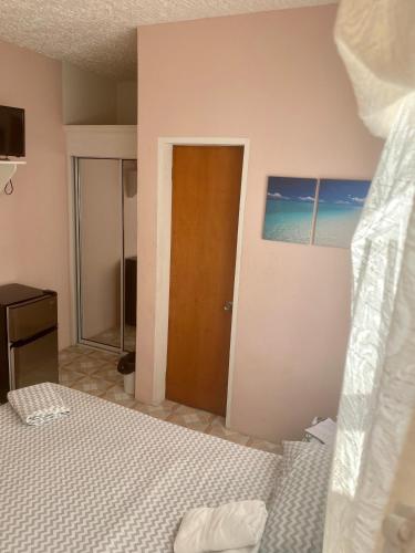 Beverley's Guest House, Nevis in ชาร์ลสทาวน์