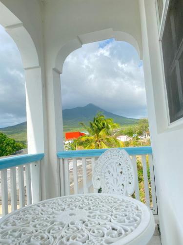 balcon/terrasse, Beverley's Guest House, Nevis in Charlestown
