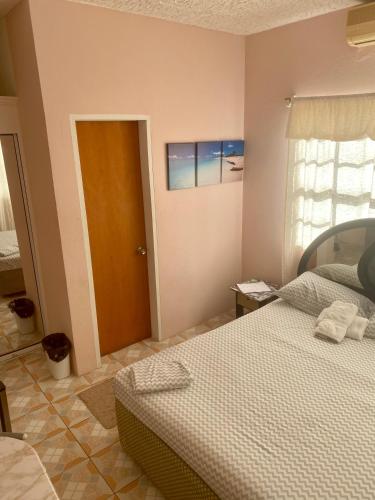 Beverley's Guest House, Nevis in ชาร์ลสทาวน์