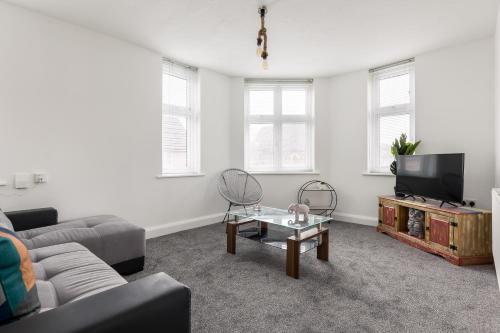 Picture of Curzon Apartment - Large 3 Bedroom Apartment Ideal For Large Families And Contractors Free Parking &