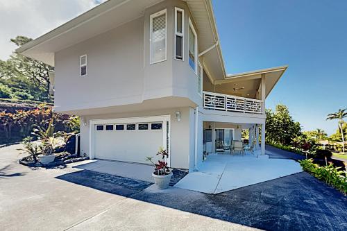 Kona Sunsets Vistas Villa - Huge Ocean-View Lanai home - image 2