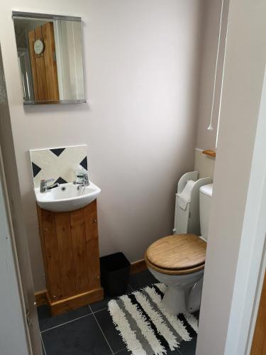En-suite Bedroom in a quiet bungalow 2