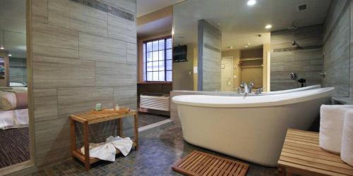 Postmarc Hotel and Spa Suites image 35