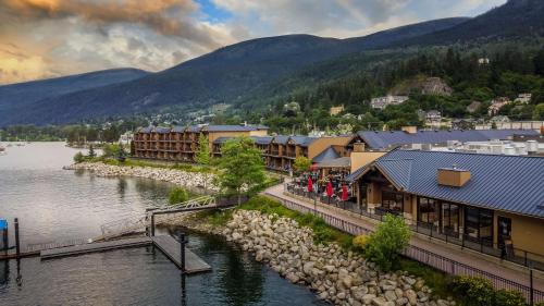 King Suite with Jetted Tub and Balcony