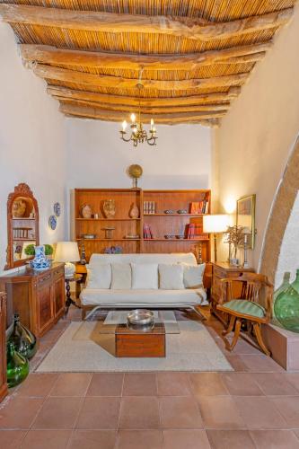 Hidden Gem of Afandou , Traditional House & Patio