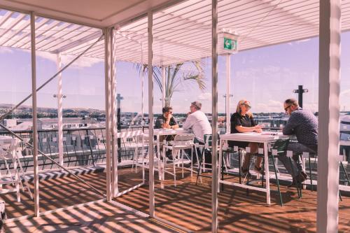 مطعم, The Muse Christchurch Art Hotel in كريستشارش سنترال سيتى