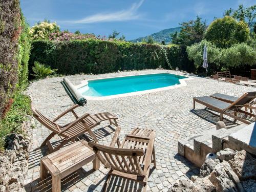 Holiday home in La Roquette sur Siane - Location saisonnière - La Roquette-sur-Siagne