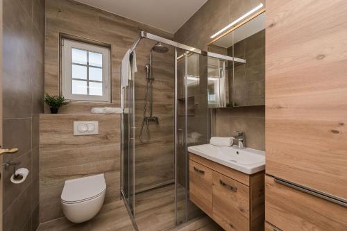 Three-Bedroom Villa image 10