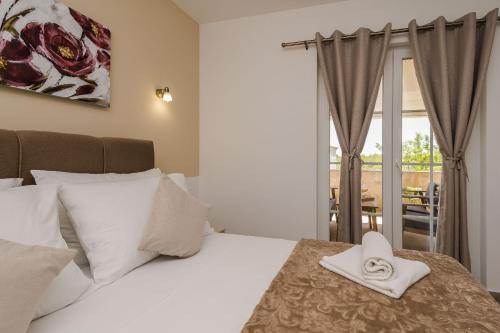 Three-Bedroom Villa image 5