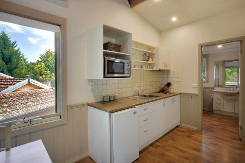 Autumn Abode Cottages - One