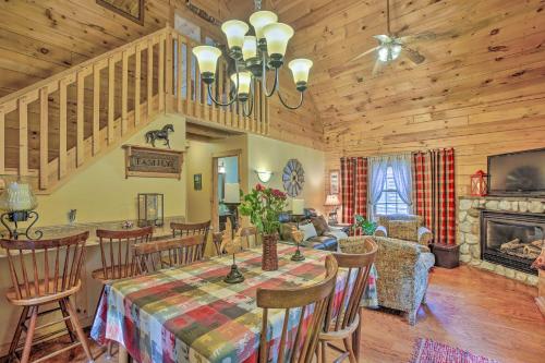 Resort Cabin with Fire Pit Golf, Hike and Play! in Rothbury, USA