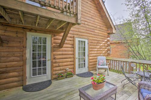 Resort Cabin with Fire Pit Golf, Hike and Play! in Muskegon