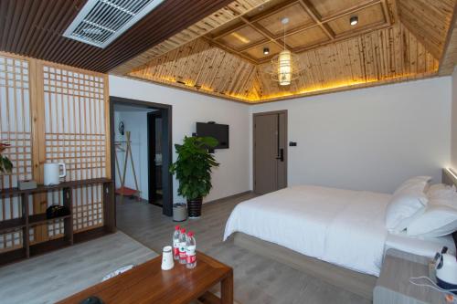 Heaven's Gate Home Stay --free pick up service--panoramic view of Tianmen Mountain Heaven's Gate Home Stay --free pick up service--panoramic view of Tianmen Mountain