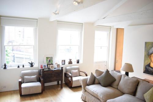 Incredible 2-Bedroom Flat in South Kensington - image 4