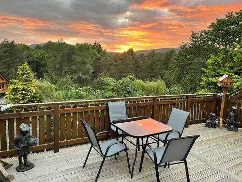 Beautiful 2 bedroom Lodge with stunning views gîte à louer Kindrochit