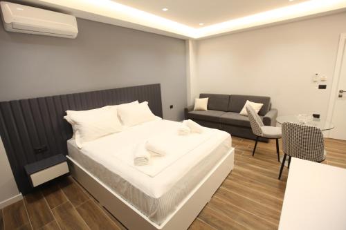 One-Bedroom Apartment image 5